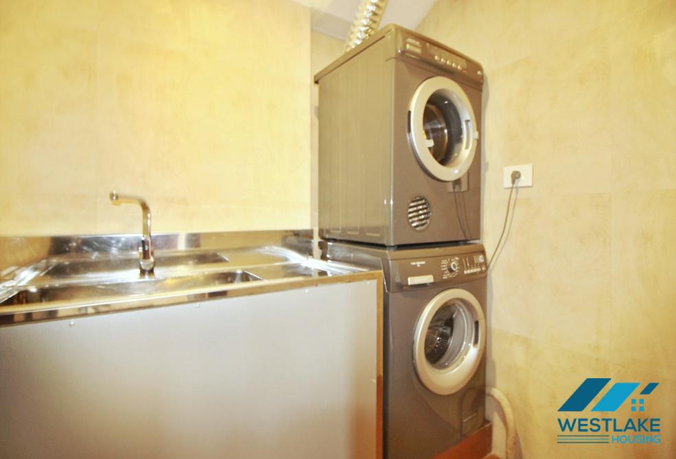 Căn Hộ Dịch Vụ View Hồ Tuyệt Đẹp Cho Thuê Tại Phố Xuân Diệu, Tây Hồ, Hà Nội