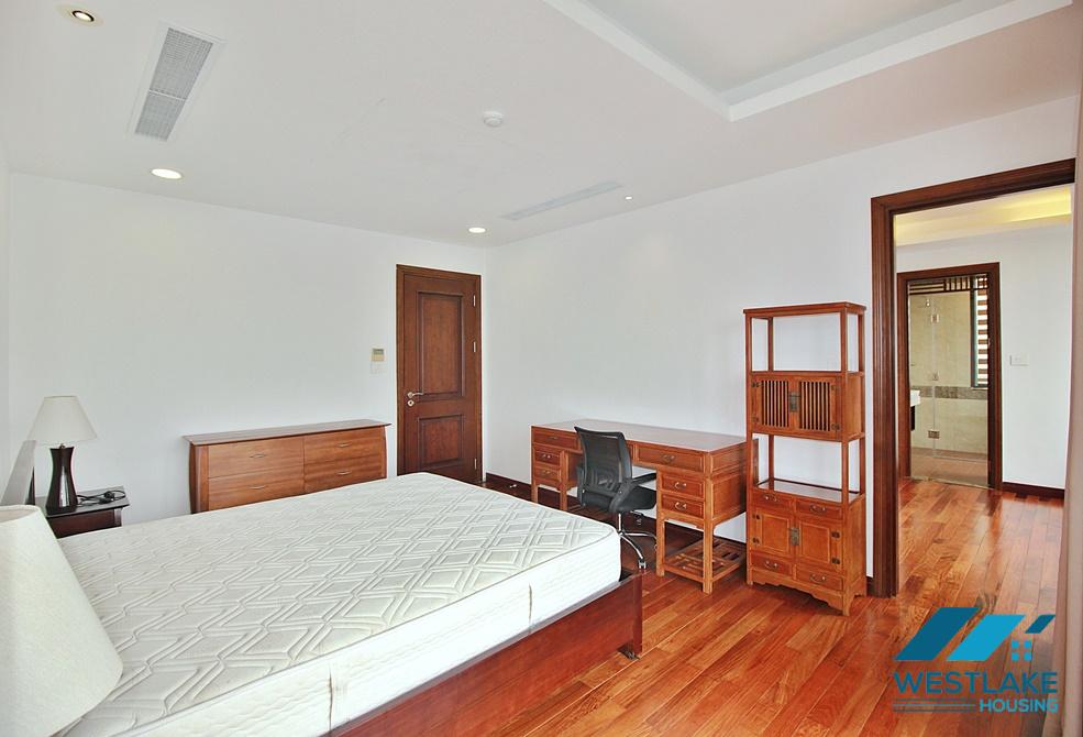 Căn Hộ Dịch Vụ View Hồ Tuyệt Đẹp Cho Thuê Tại Phố Xuân Diệu, Tây Hồ, Hà Nội