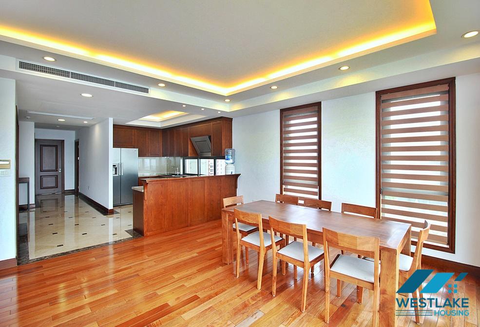 Căn Hộ Dịch Vụ View Hồ Tuyệt Đẹp Cho Thuê Tại Phố Xuân Diệu, Tây Hồ, Hà Nội