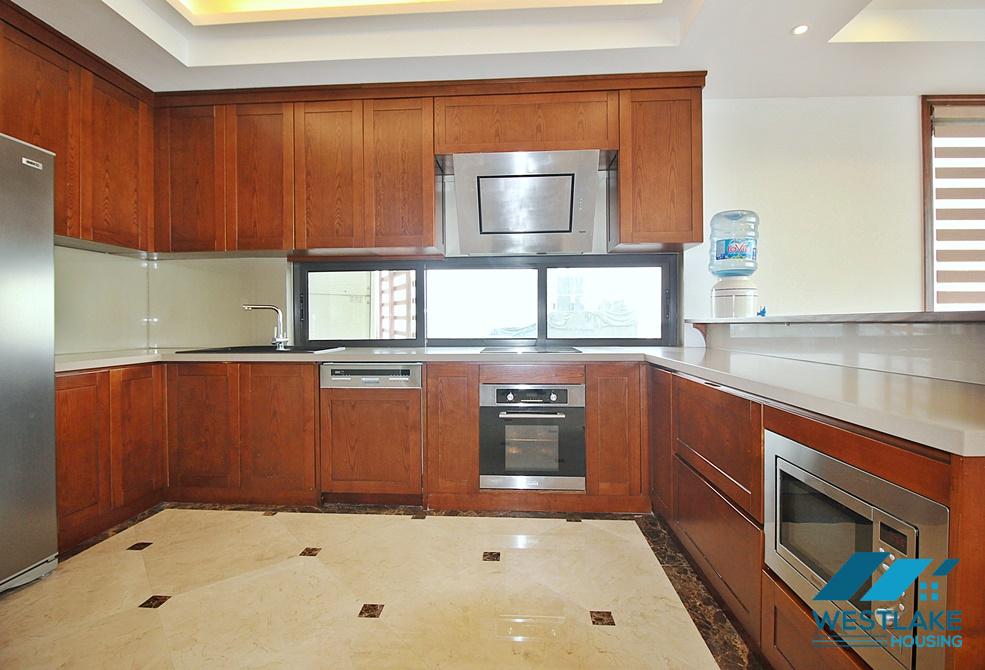 Căn Hộ Dịch Vụ View Hồ Tuyệt Đẹp Cho Thuê Tại Phố Xuân Diệu, Tây Hồ, Hà Nội