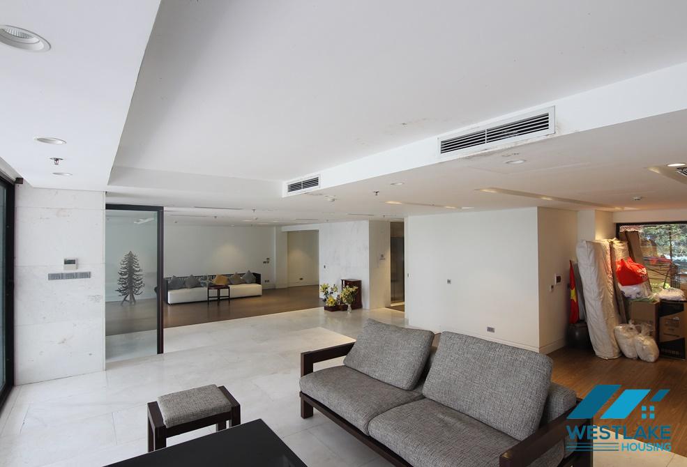 A big office space for rent in Yen phu, Tay ho