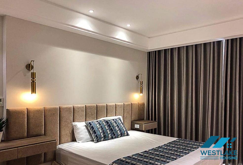 Căn hộ 3 phòng ngủ view hồ cho thuê tại SunGrand City Thuy Khuê.