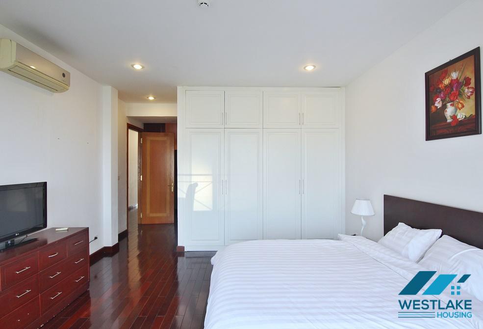 Căn Hộ Dịch Vụ 3 Phòng Ngủ View Hồ Sáng Thoáng Cho Thuê Tại Xuân Diệu Tây Hồ, Hà Nội