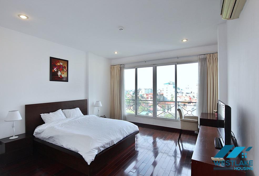Căn Hộ Dịch Vụ 3 Phòng Ngủ View Hồ Sáng Thoáng Cho Thuê Tại Xuân Diệu Tây Hồ, Hà Nội