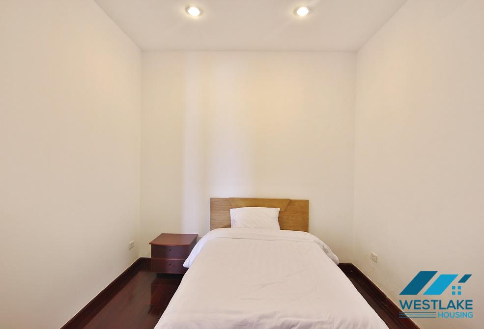 Căn Hộ Dịch Vụ 3 Phòng Ngủ View Hồ Sáng Thoáng Cho Thuê Tại Xuân Diệu Tây Hồ, Hà Nội