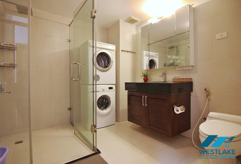 Căn Hộ Dịch Vụ 3 Phòng Ngủ View Hồ Sáng Thoáng Cho Thuê Tại Xuân Diệu Tây Hồ, Hà Nội