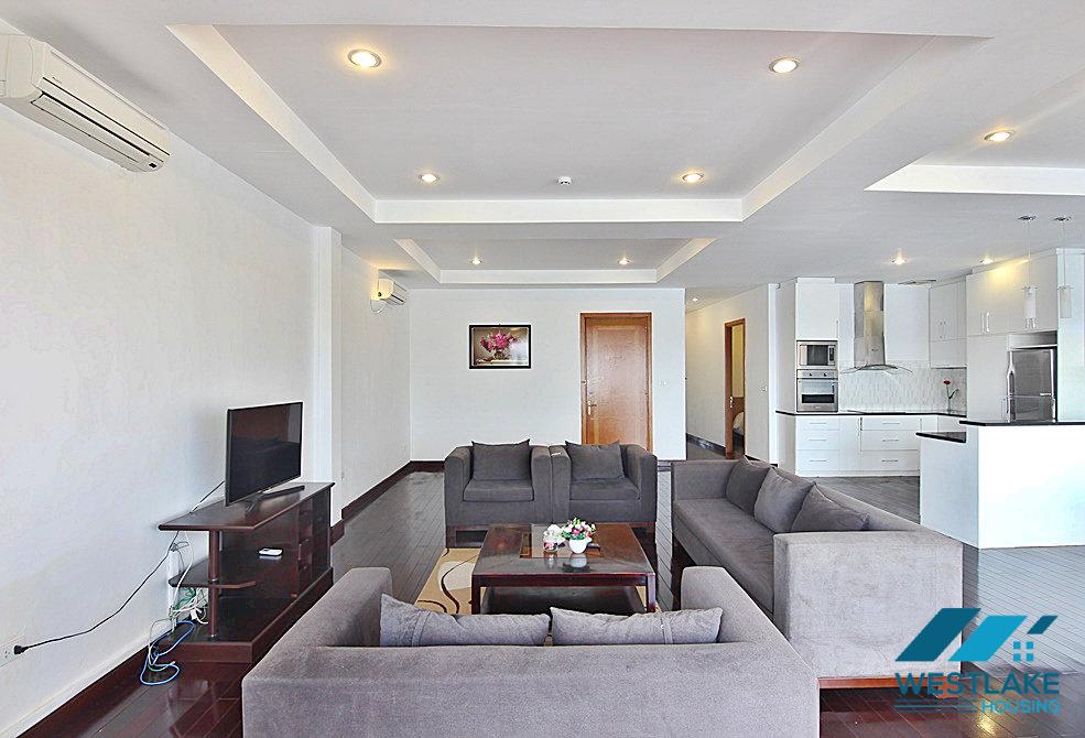Căn Hộ Dịch Vụ 3 Phòng Ngủ View Hồ Sáng Thoáng Cho Thuê Tại Xuân Diệu Tây Hồ, Hà Nội