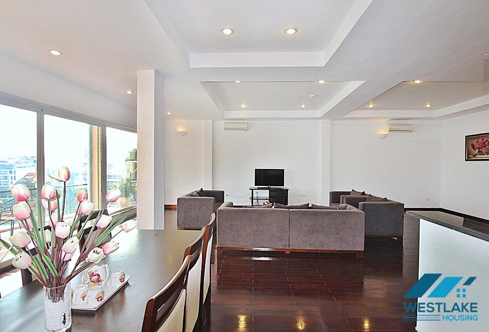 Căn Hộ Dịch Vụ 3 Phòng Ngủ View Hồ Sáng Thoáng Cho Thuê Tại Xuân Diệu Tây Hồ, Hà Nội