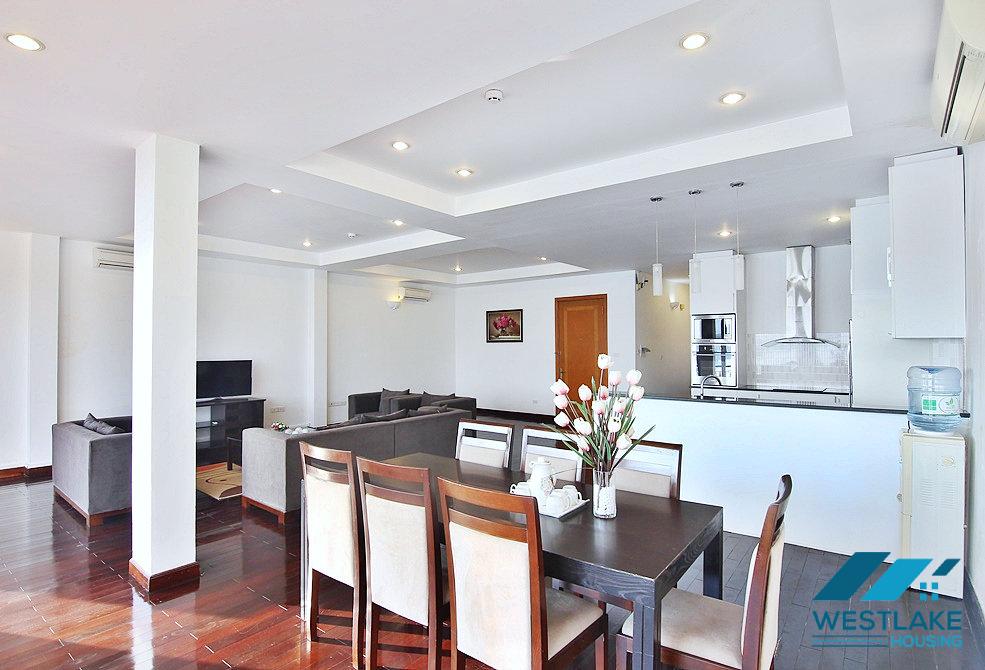 Căn Hộ Dịch Vụ 3 Phòng Ngủ View Hồ Sáng Thoáng Cho Thuê Tại Xuân Diệu Tây Hồ, Hà Nội