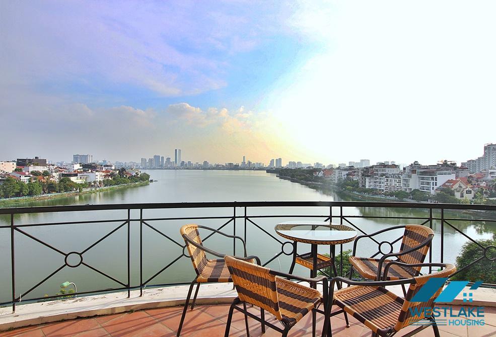 Căn Hộ Dịch Vụ 3 Phòng Ngủ View Hồ Sáng Thoáng Cho Thuê Tại Xuân Diệu Tây Hồ, Hà Nội