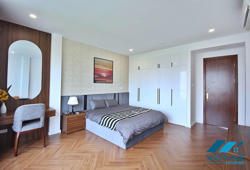 Căn Hộ 3 Phòng Ngủ Mới Cải Tạo Lại Đẹp, View Hồ Sáng Thoáng Cho Thuê Tại phố Xuân Diệu, Tây Hồ