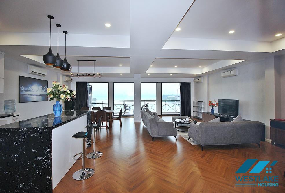 Căn Hộ 3 Phòng Ngủ Mới Cải Tạo Lại Đẹp, View Hồ Sáng Thoáng Cho Thuê Tại phố Xuân Diệu, Tây Hồ