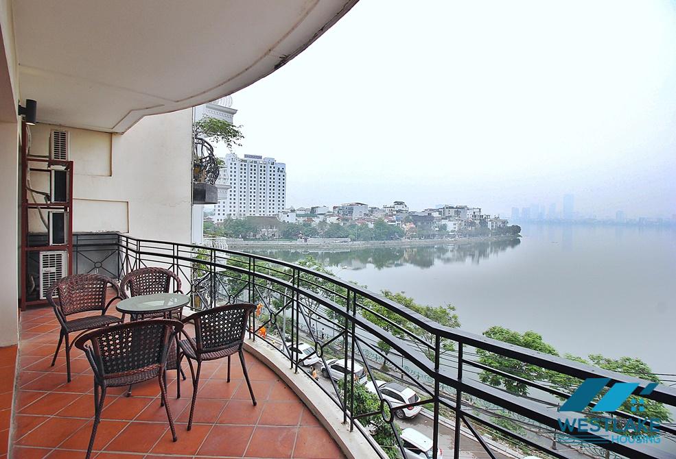 Căn Hộ 3 Phòng Ngủ Mới Cải Tạo Lại Đẹp, View Hồ Sáng Thoáng Cho Thuê Tại phố Xuân Diệu, Tây Hồ