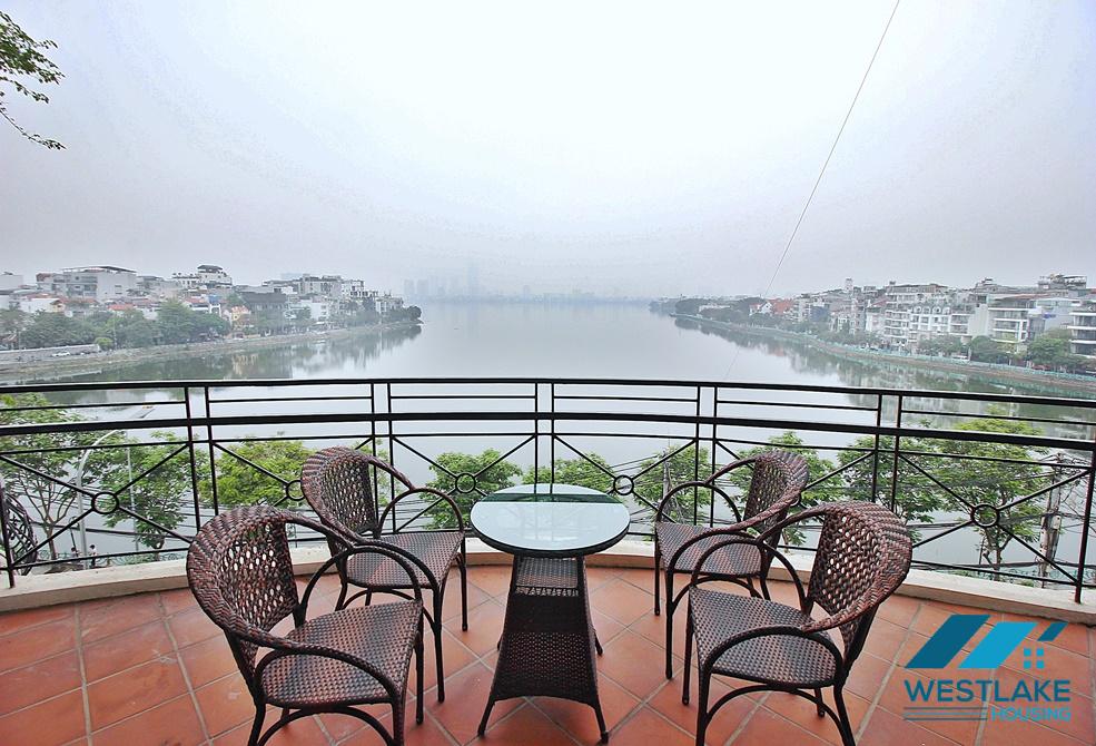 Căn Hộ 3 Phòng Ngủ Mới Cải Tạo Lại Đẹp, View Hồ Sáng Thoáng Cho Thuê Tại phố Xuân Diệu, Tây Hồ