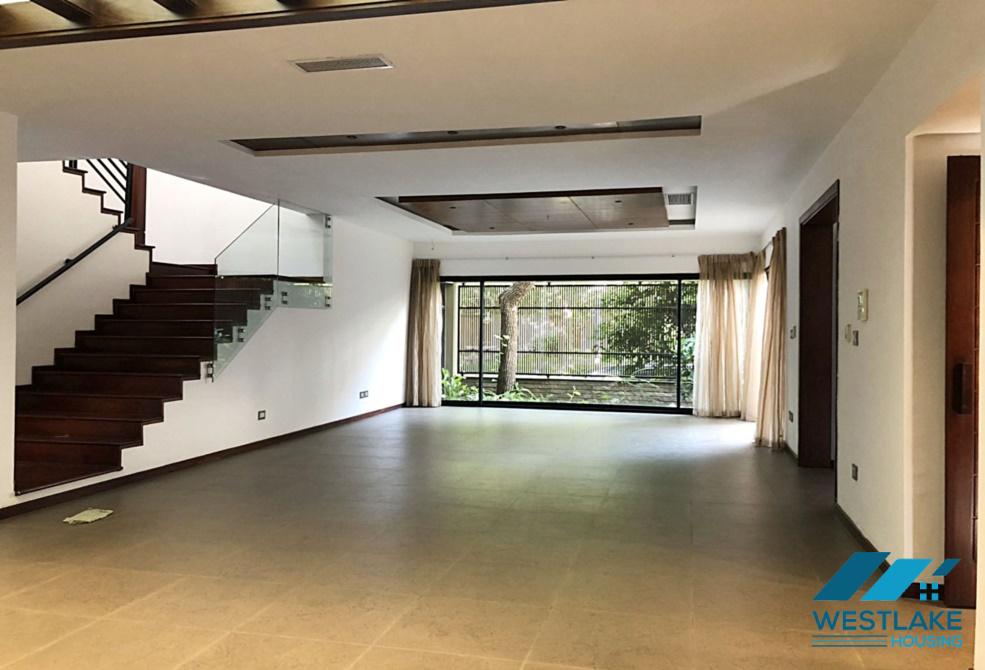 Biệt thự rộng rãi, hiện đại cho thuê tại khu phức hợp Vườn Đào