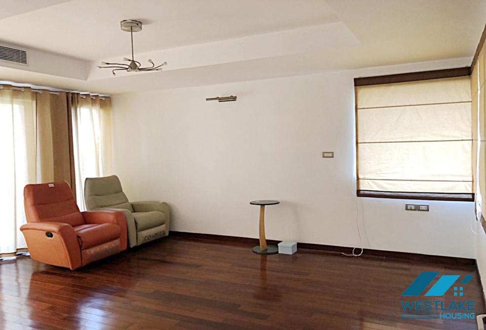 Biệt thự rộng rãi, hiện đại cho thuê tại khu phức hợp Vườn Đào