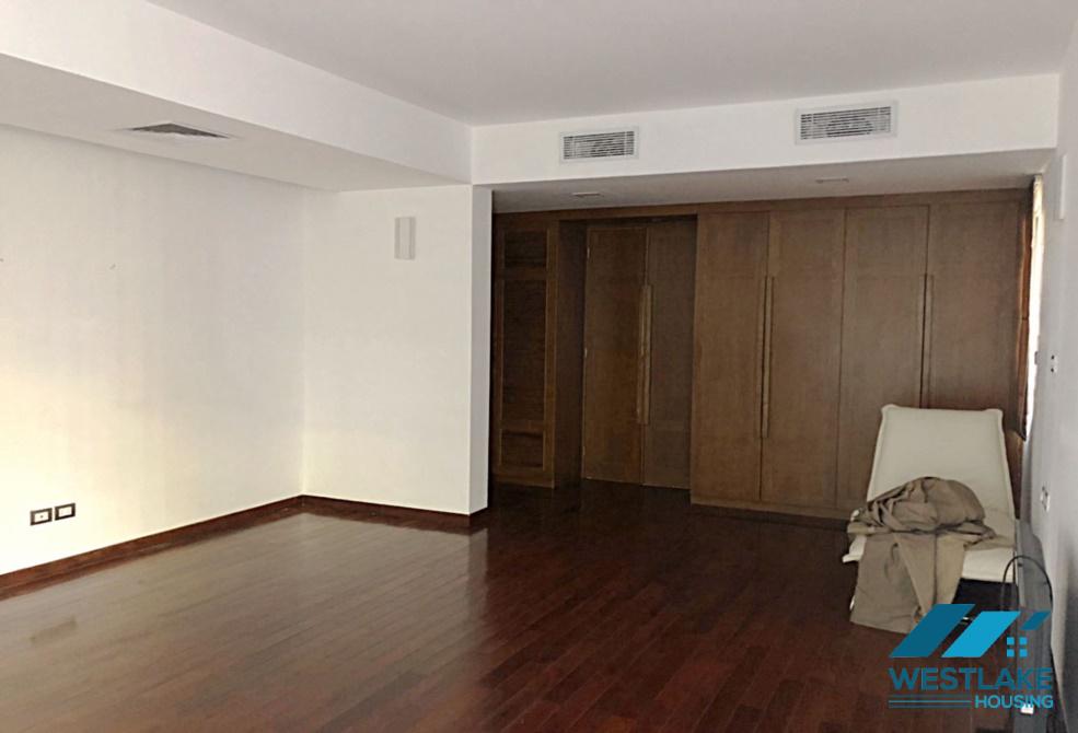 Biệt thự rộng rãi, hiện đại cho thuê tại khu phức hợp Vườn Đào
