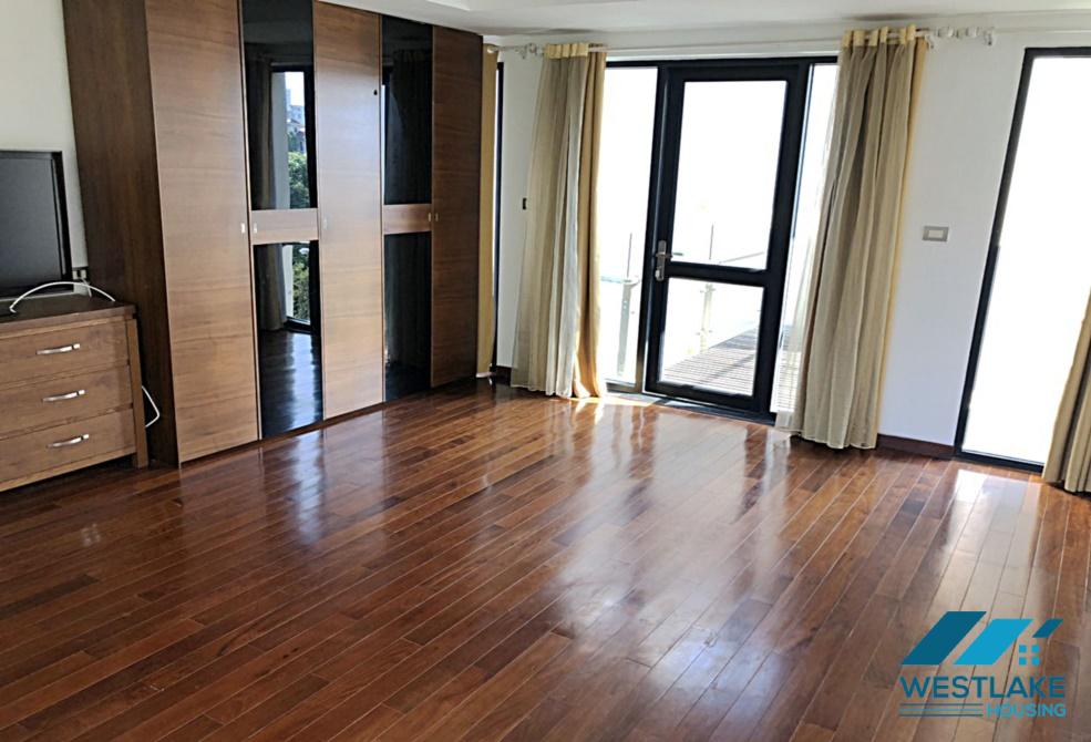 Biệt thự rộng rãi, hiện đại cho thuê tại khu phức hợp Vườn Đào