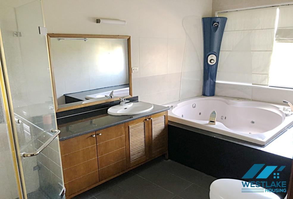 Biệt thự rộng rãi, hiện đại cho thuê tại khu phức hợp Vườn Đào