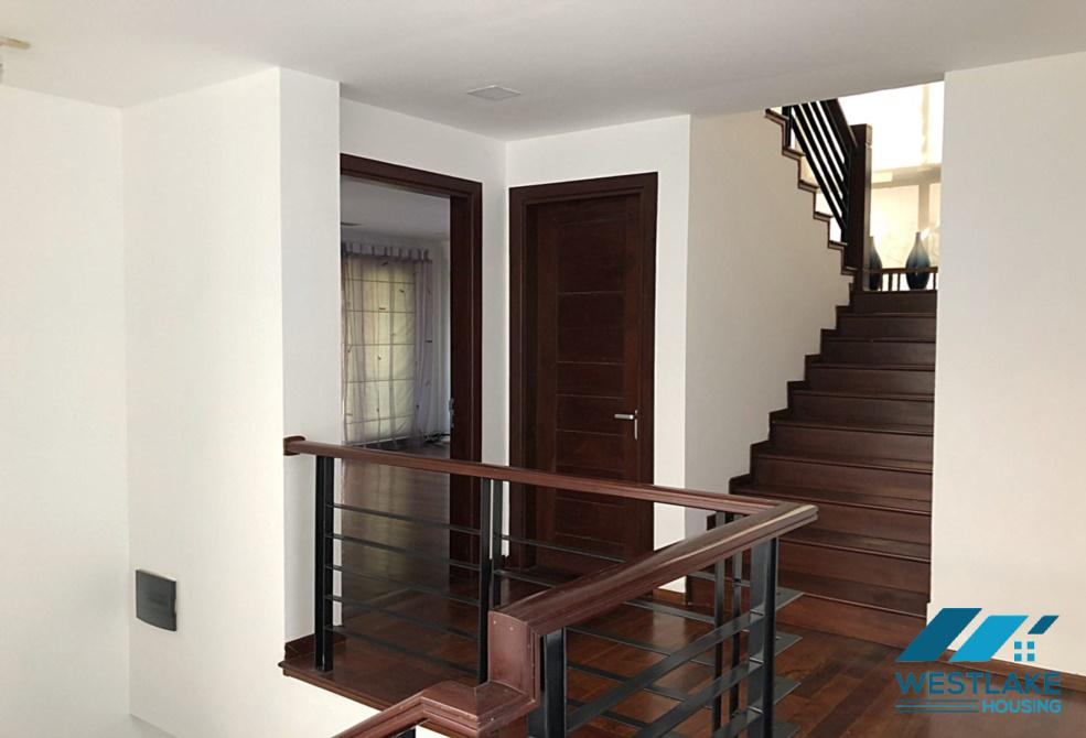 Biệt thự rộng rãi, hiện đại cho thuê tại khu phức hợp Vườn Đào