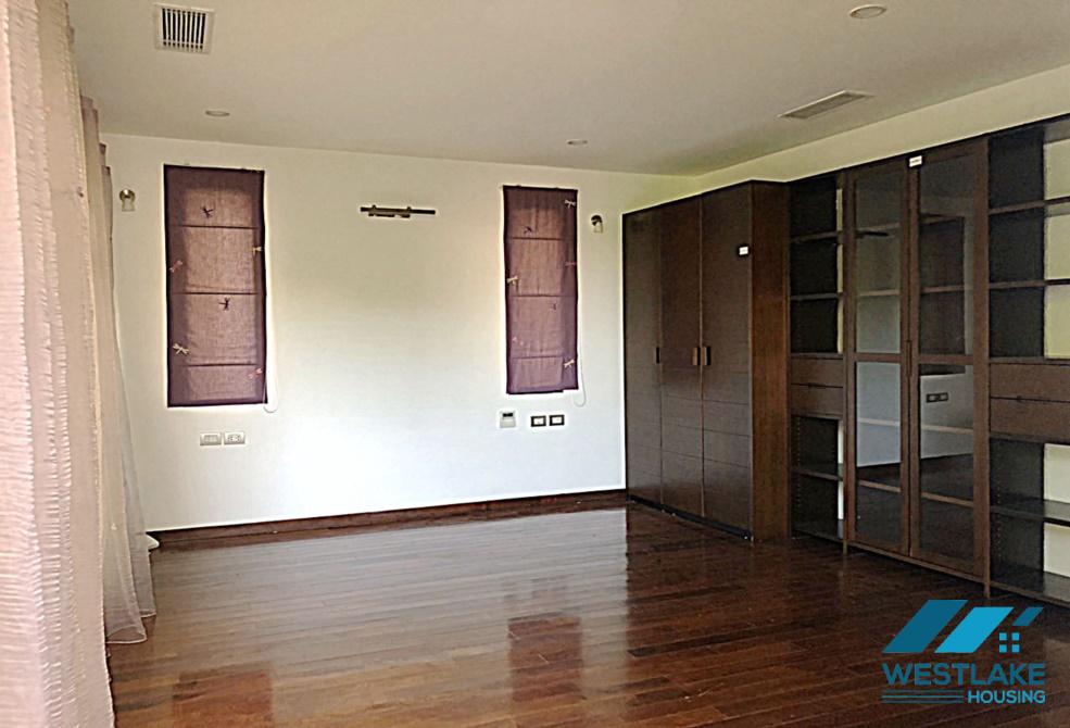 Biệt thự rộng rãi, hiện đại cho thuê tại khu phức hợp Vườn Đào
