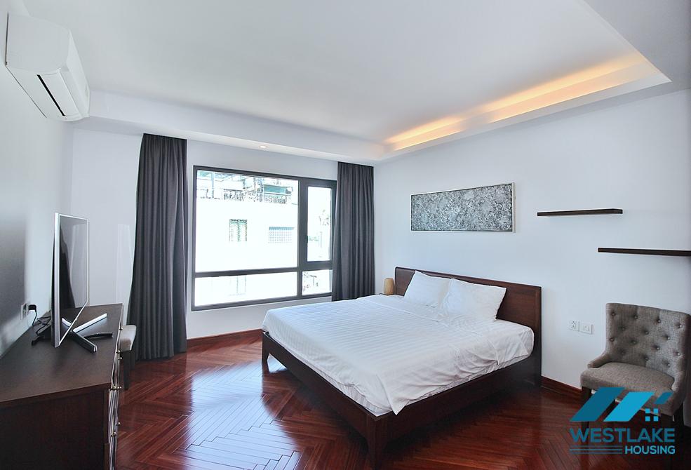 Cho Thuê Căn Hộ 3 Phòng Ngủ Tầng Cao View Hồ Tại Phố Từ Hoa Tây Hồ, Hà Nội
