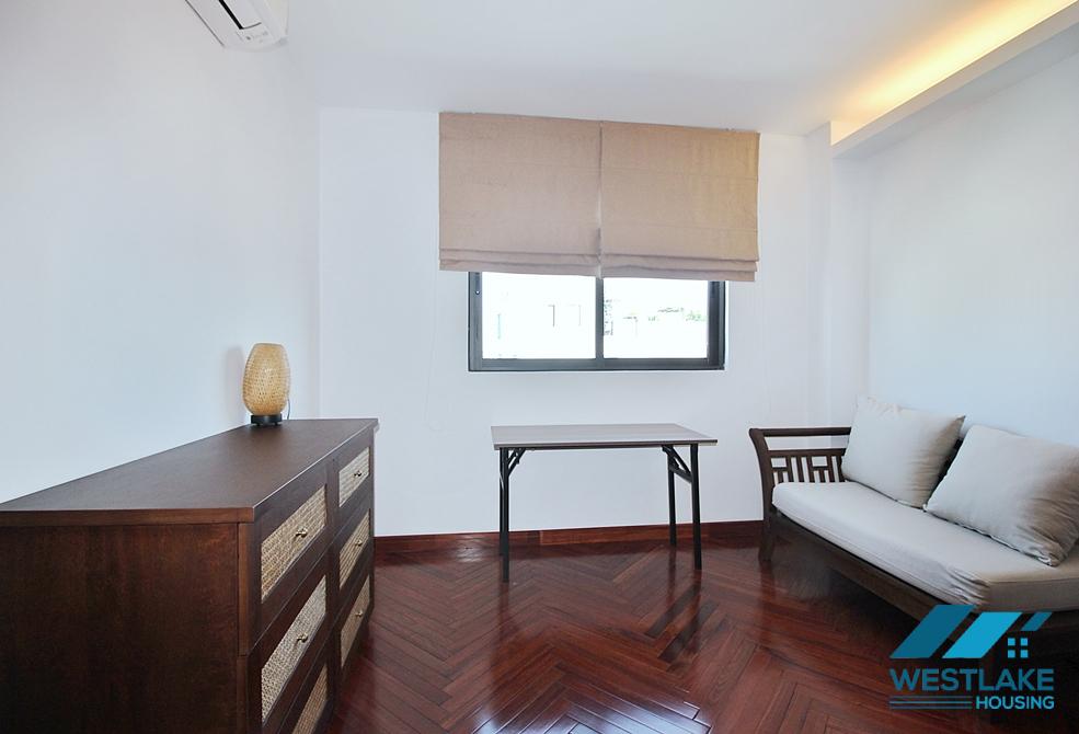 Cho Thuê Căn Hộ 3 Phòng Ngủ Tầng Cao View Hồ Tại Phố Từ Hoa Tây Hồ, Hà Nội