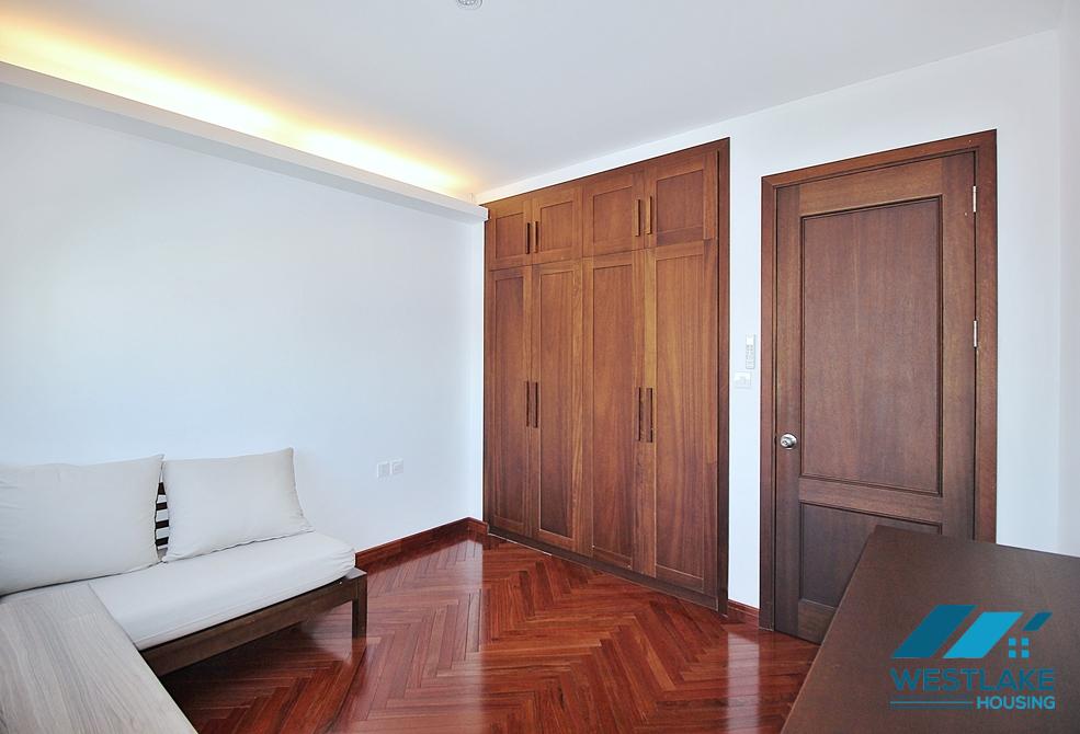 Cho Thuê Căn Hộ 3 Phòng Ngủ Tầng Cao View Hồ Tại Phố Từ Hoa Tây Hồ, Hà Nội