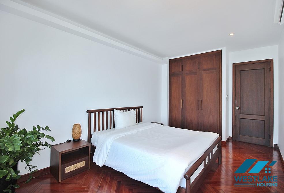 Cho Thuê Căn Hộ 3 Phòng Ngủ Tầng Cao View Hồ Tại Phố Từ Hoa Tây Hồ, Hà Nội
