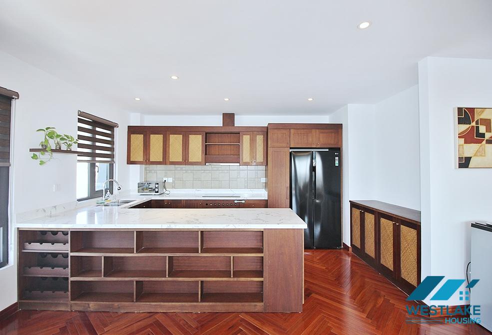Cho Thuê Căn Hộ 3 Phòng Ngủ Tầng Cao View Hồ Tại Phố Từ Hoa Tây Hồ, Hà Nội