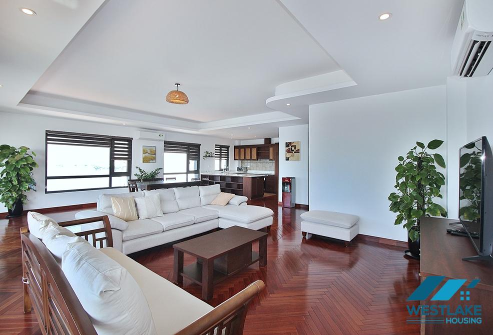 Cho Thuê Căn Hộ 3 Phòng Ngủ Tầng Cao View Hồ Tại Phố Từ Hoa Tây Hồ, Hà Nội