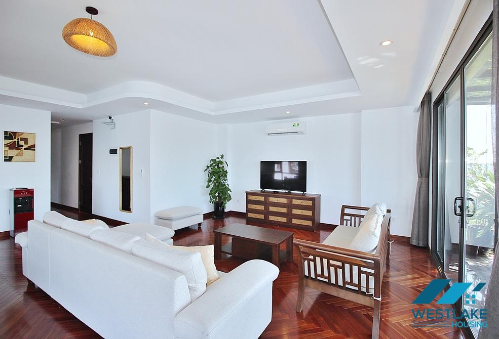 Cho Thuê Căn Hộ 3 Phòng Ngủ Tầng Cao View Hồ Tại Phố Từ Hoa Tây Hồ, Hà Nội
