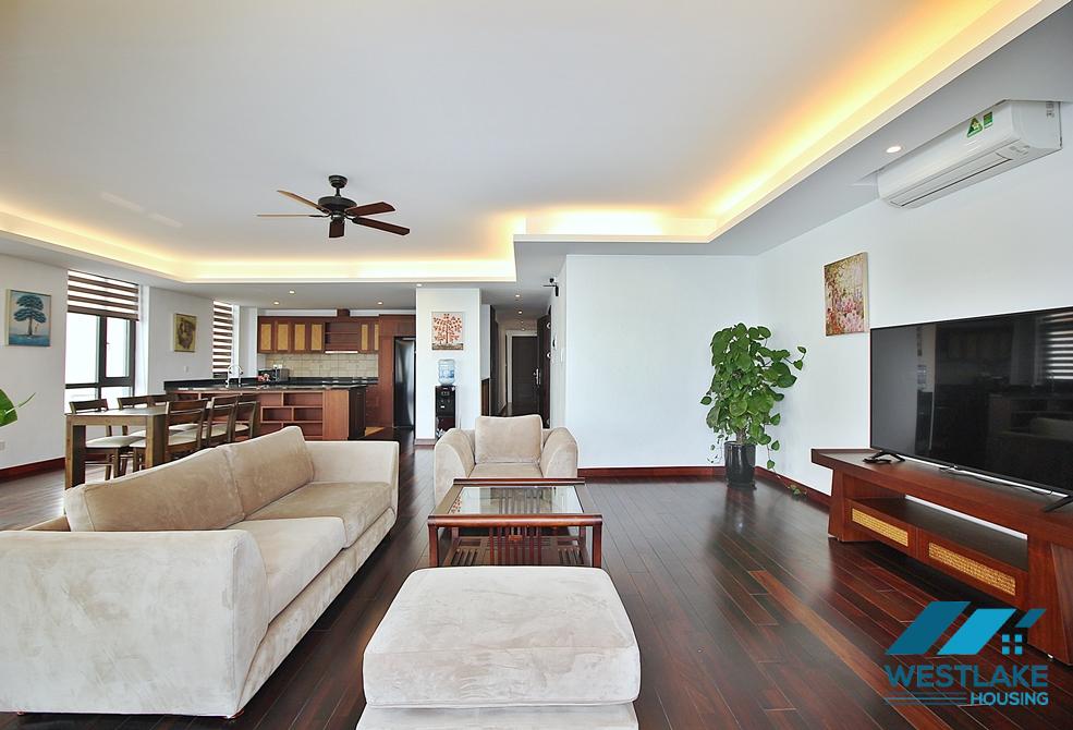 Căn Hộ 3 Phòng Ngủ Đẹp Thoáng Sáng, Ban Công Rộng View Hồ Cho Thuê Tại Từ Hòa, Tây Hồ, Hà Nội