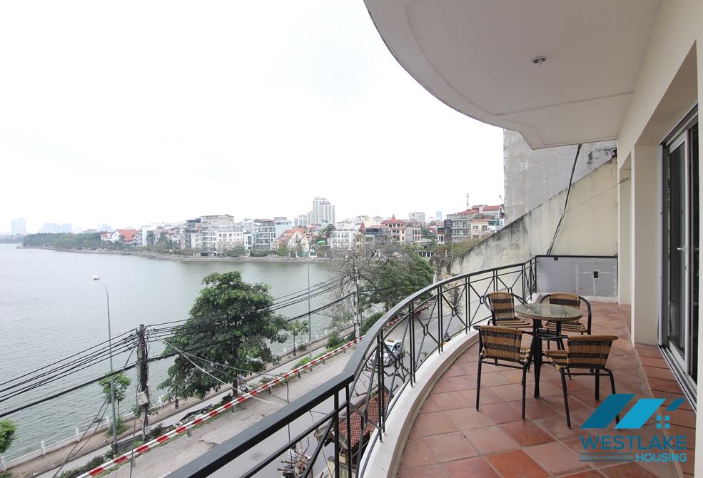 Lake view with big balcony apartment for rent in Xuan Dieu st, tay Ho district