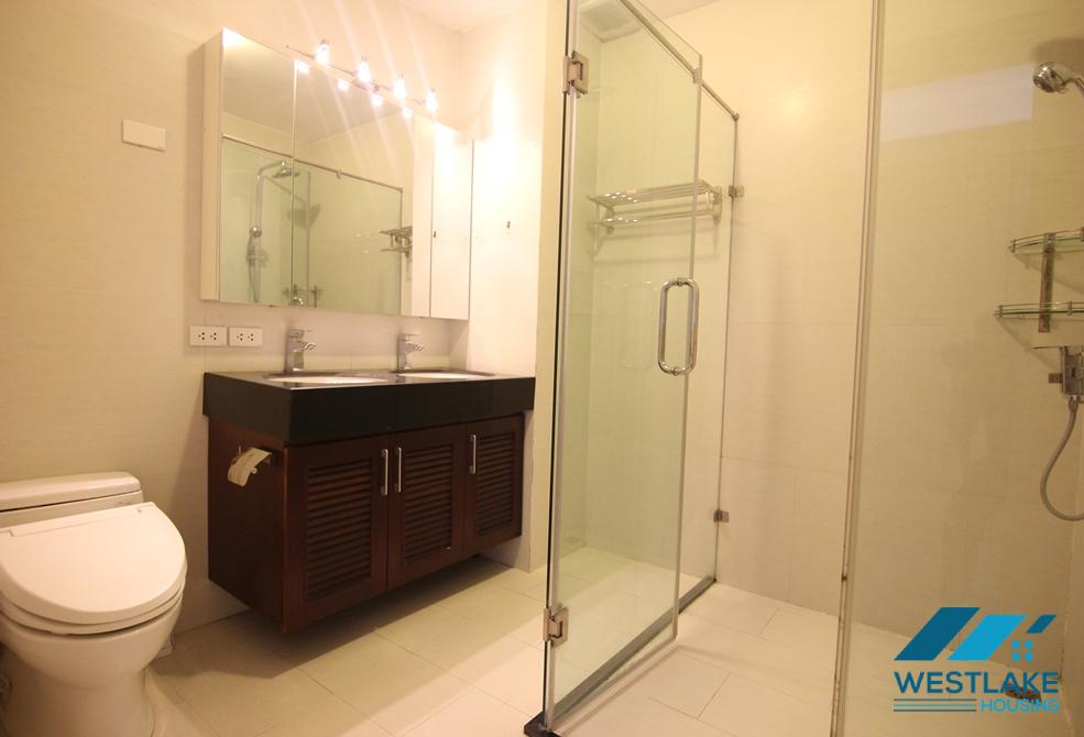 Lake view with big balcony apartment for rent in Xuan Dieu st, tay Ho district