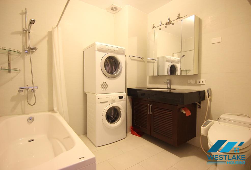 Lake view with big balcony apartment for rent in Xuan Dieu st, tay Ho district