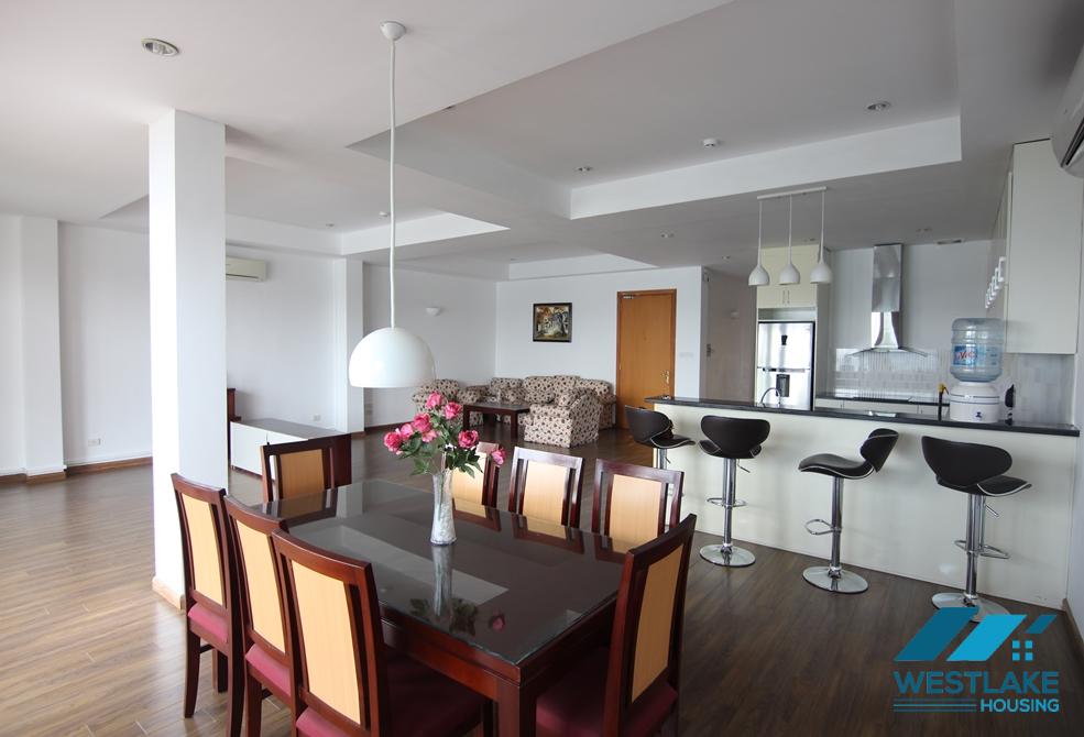 Lake view with big balcony apartment for rent in Xuan Dieu st, tay Ho district