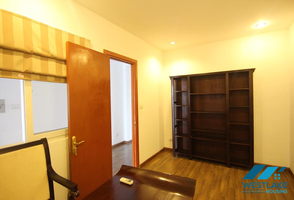 Lake view with big balcony apartment for rent in Xuan Dieu st, tay Ho district