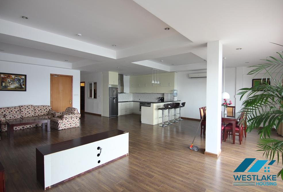 Lake view with big balcony apartment for rent in Xuan Dieu st, tay Ho district