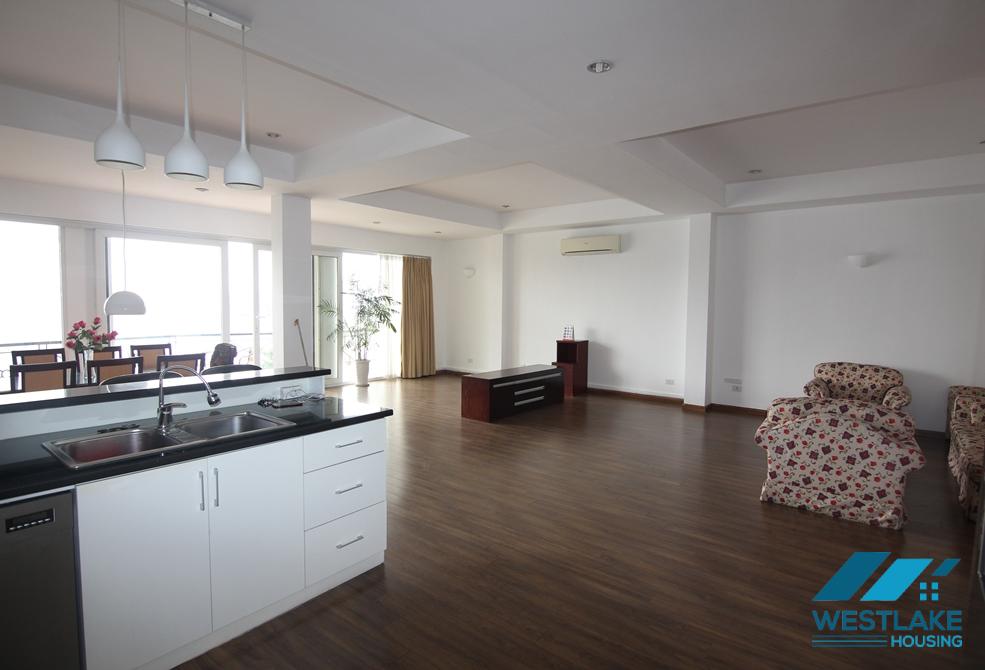 Lake view with big balcony apartment for rent in Xuan Dieu st, tay Ho district