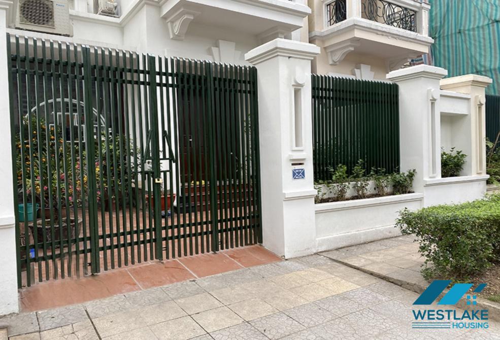 Nhà đẹp 4 phòng ngủ cho thuê tại Ciputra, Hà Nội