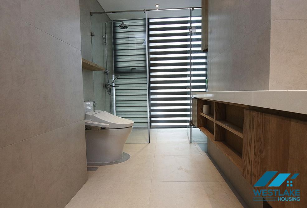 Cho thuê căn hộ 3 phòng ngủ nội thất đẹp view hộ tại Sun Gran Thụy Khuê