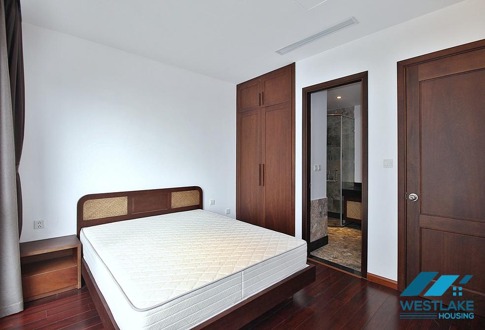 Căn Hộ 4 Phòng Ngủ Rộng Đẹp, Ban Công View Hồ Cho Thuê Tại Từ Hoa, Tây Hồ.