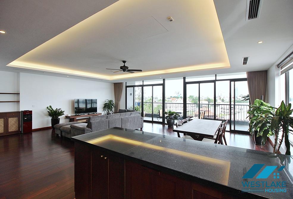 Căn Hộ 4 Phòng Ngủ Rộng Đẹp, Ban Công View Hồ Cho Thuê Tại Từ Hoa, Tây Hồ.