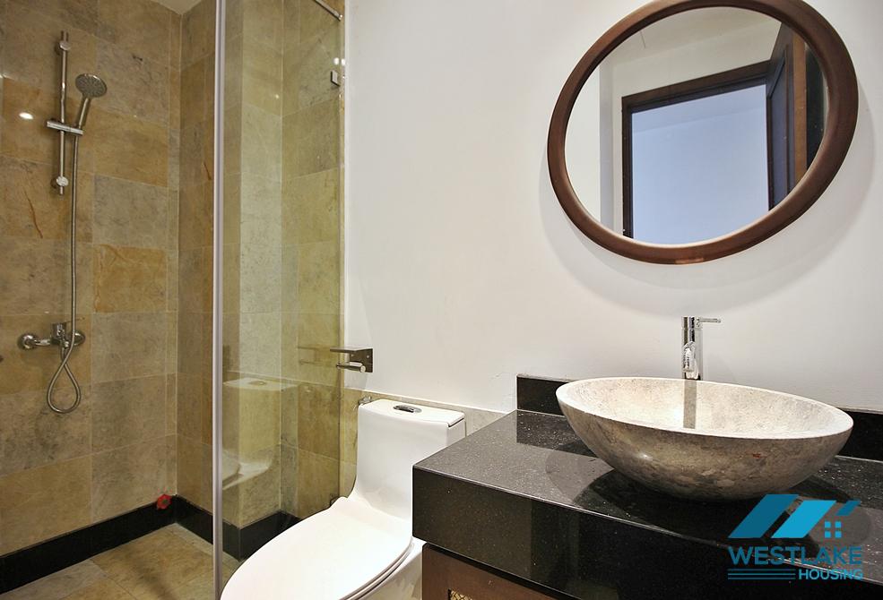 Căn Hộ 4 Phòng Ngủ Rộng Đẹp, Ban Công View Hồ Cho Thuê Tại Từ Hoa, Tây Hồ.