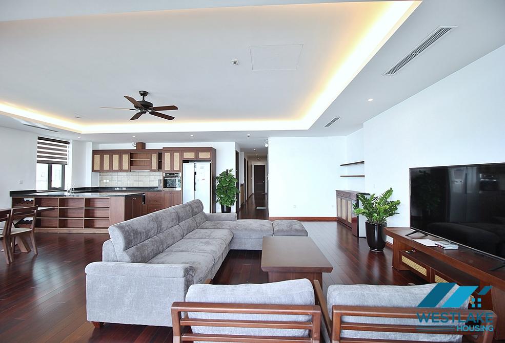 Căn Hộ 4 Phòng Ngủ Rộng Đẹp, Ban Công View Hồ Cho Thuê Tại Từ Hoa, Tây Hồ.