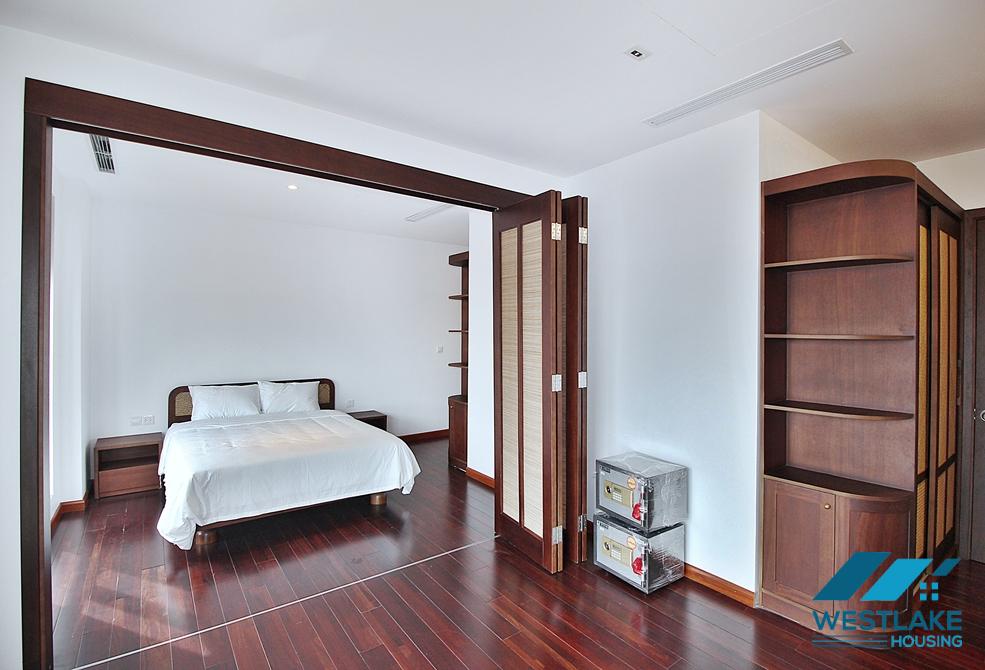 Cho Thuê Căn Hộ 4 Phòng Ngủ Tuyệt đẹp, Ban Công Rộng Thoáng View Hồ Tại Từ Hòa, Tây Hồ, Hà Nội