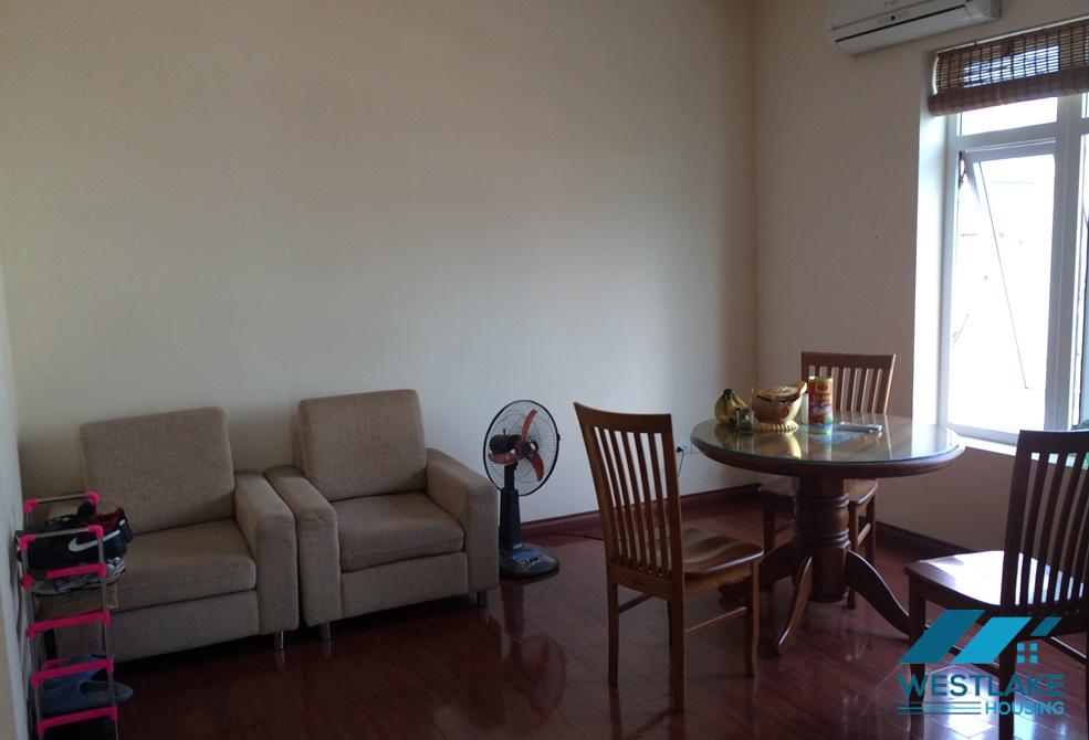 A 1 bedroom apartment lakeside in Tay ho area
