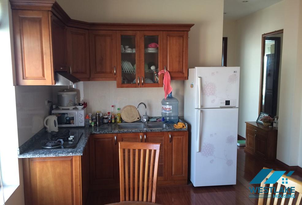 A 1 bedroom apartment lakeside in Tay ho area