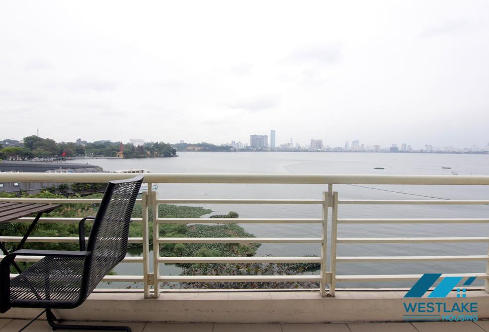A spacious 2 bedroom apartment with lake view in Tay ho area